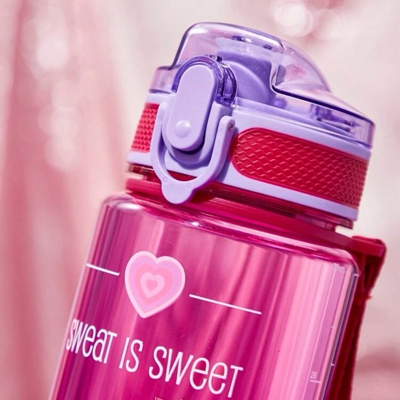 ✨NEW BEAUTIFUL POWERPUFF GIRLS WATER BOTTLE✨ - Picture 3 of 4